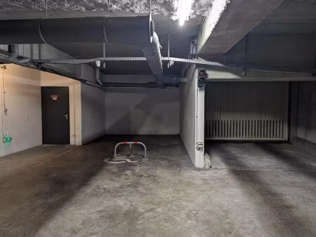 a vendre : parking sous-sol - embouchure/ponts jumeaux