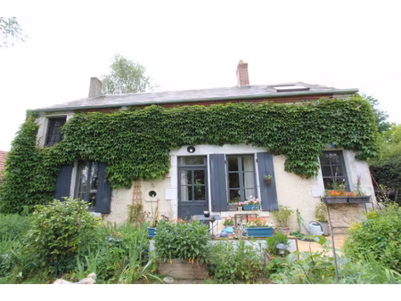 charmante maison de 102m2 en campagne avec terrain et dépend