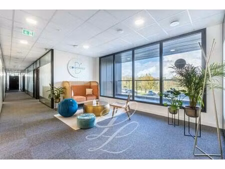 location - bureaux 123.6 m2 trélazé