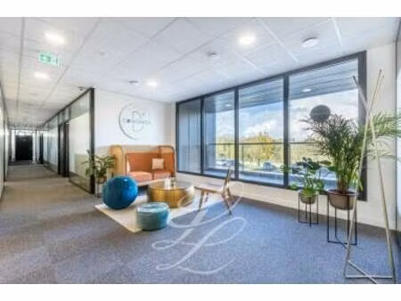 location - bureaux 123.6 m