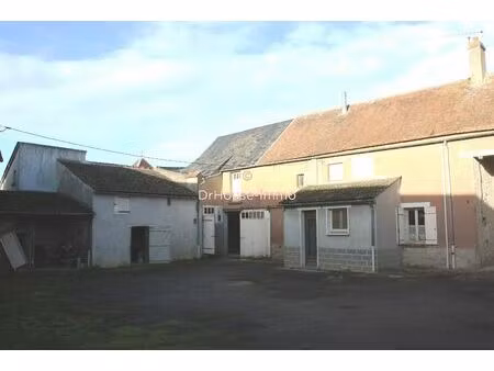 a vendre corps de ferme situé à gironville