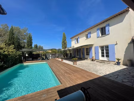 bastide cévenole avec jardin plat et piscine a proximité de