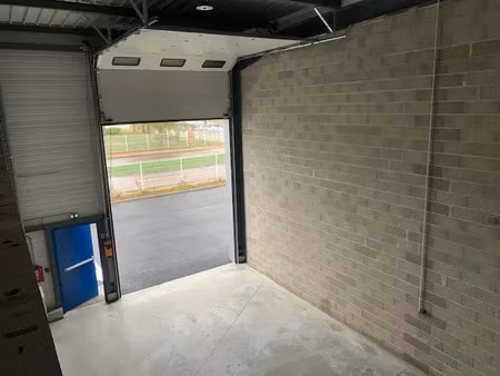 à louer : cellule d'activité de 260m² dans un parc d'activités neuf