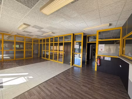 vente locaux professionnels 8 pièces 658 m² à sarlat-la-caneda (24200)  370 000 €