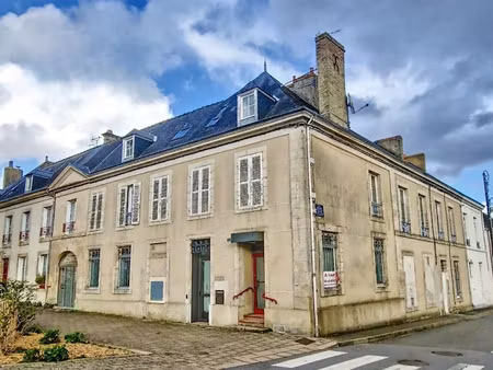 location locaux professionnels à mamers (72600)  nan €