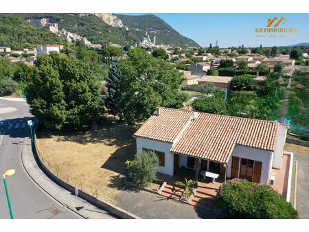 maison de plain-pied avec garage et terrain