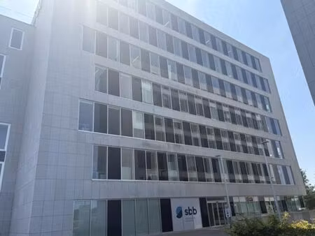 bureau à louer à aalst – 227 m² de bureaux avec parking