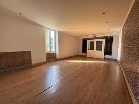 location locaux professionnels 72 m² à mazamet (81200)  400 €