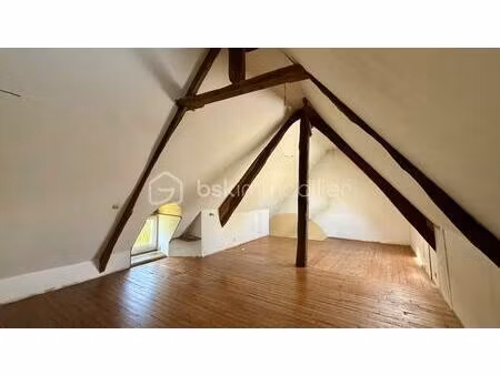 corps de ferme de 111 m² à vengeons