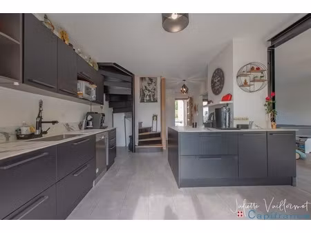 cognin (73160) : maison rénovée en 2023 - 3 chambres  garage  cave et jardin