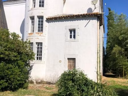 les gours - murs de manoir et exploitation agricole