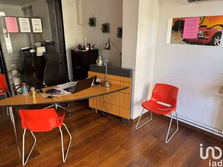 location murs commerciaux 62 m²