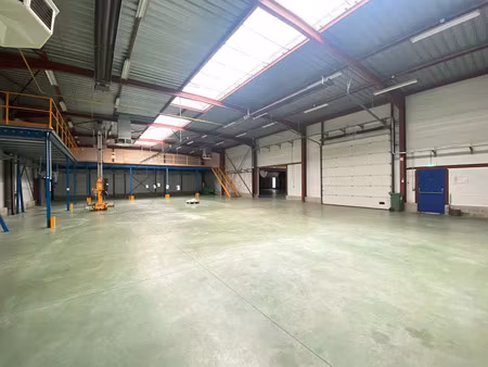 vente local d'activités st germain de la grange 1 340 m²