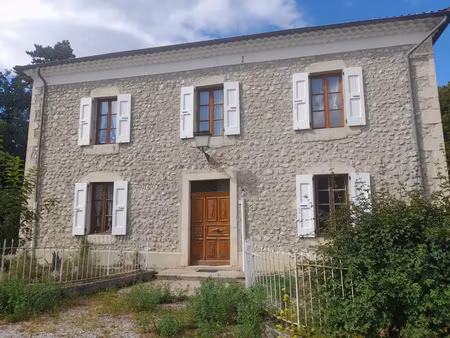 baisse de prix !! à recoubeau-jansac : grande maison en pierre avec ses dependances sur pl