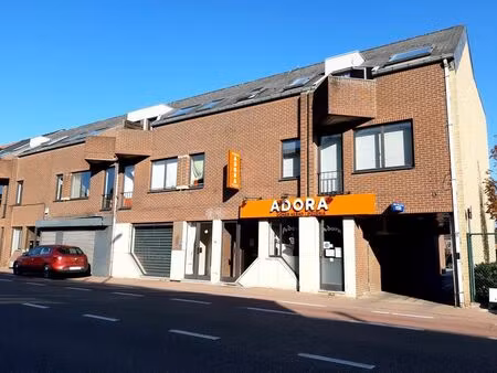 gerenoveerd dakappartement met garage te beverst