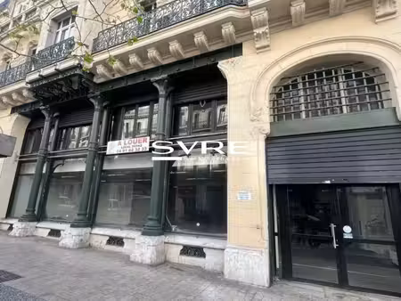 location local commercial 565m² marseille 1er