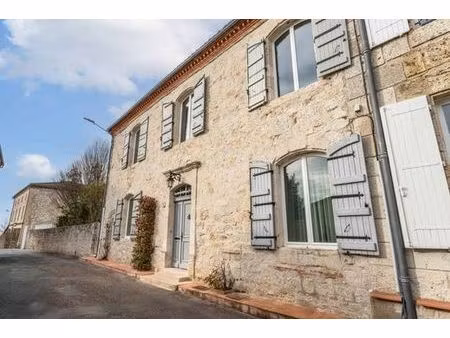 maison de luxe de 4 chambres en vente à agen  france