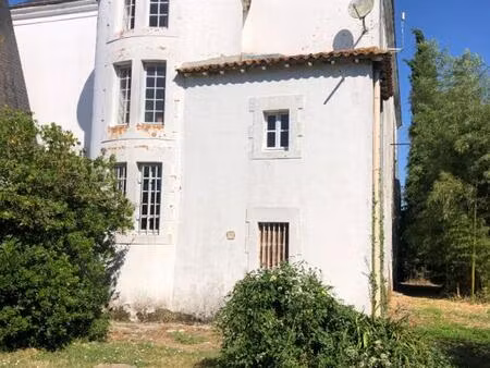 les gours - murs de manoir et exploitation agricole