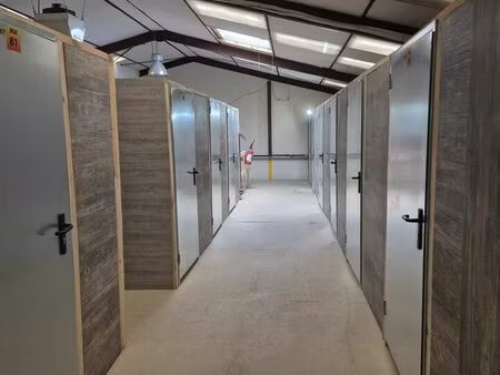 vente commerce 850 m² saint-vincent-de-tyrosse (40230)