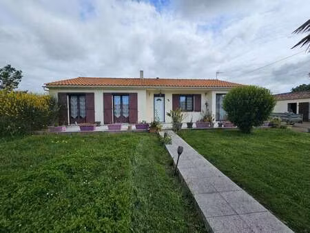 vente maison à saint-denis-du-payré (85580) : à vendre / 103m² saint-denis-du-payré