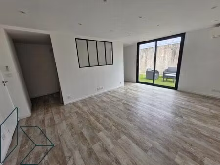 location bureau 40 m² à séné (56860)