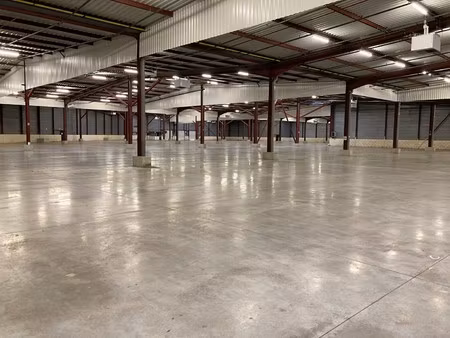 location local commercial