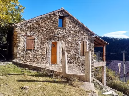 deux maisons de village à rénover entièrement  environ 133 m2 au total + caves  à san lore