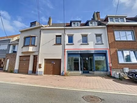 surface commerciale lumineuse