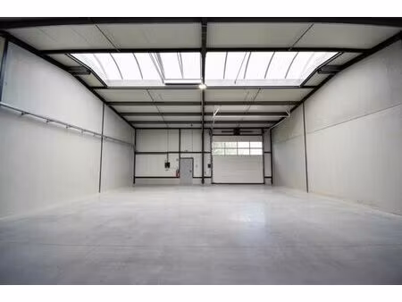 entièrement nouveau entrepôt à vendre - 192 m² avec parking