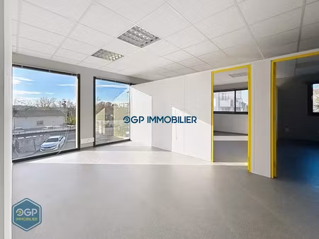 location locaux professionnels 130 m² à fronton (31620)  1 150 €