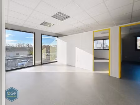 location locaux professionnels 5 pièces 130 m² à fronton (31620)  950 €