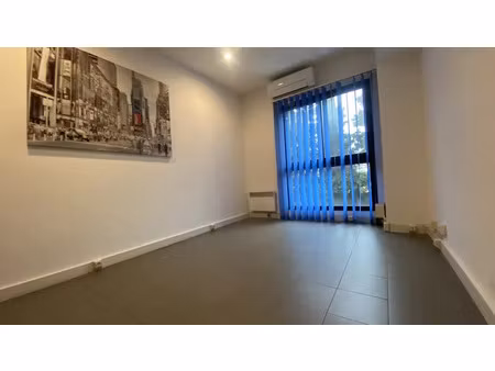 location locaux professionnels 4 pièces 15 m² à marseille 9ème (13009)  395 €