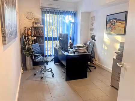 location locaux professionnels 39 m² à marseille 9ème (13009)  740 €