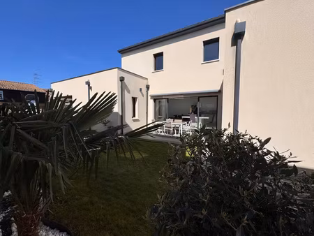 valence -chamberliere- maison 5 pieces de 131m2
