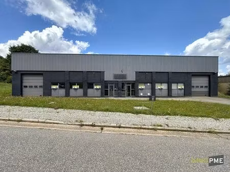 bâtiment semi-industriel avec bureaux