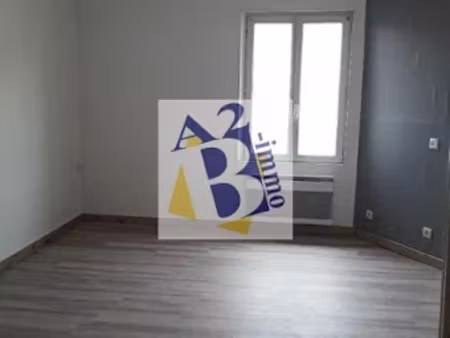 location appartement 1 pièce 24 m² à angouleme (16000)  330 €