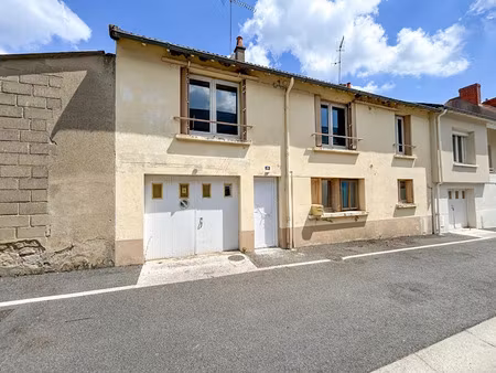 vente maison 8 pièces 84 m² à commentry (03600)  49 000 €