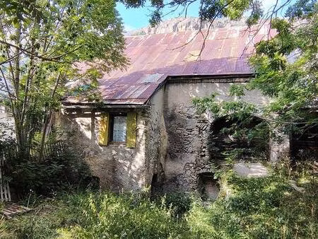 grande maison de village à rénover