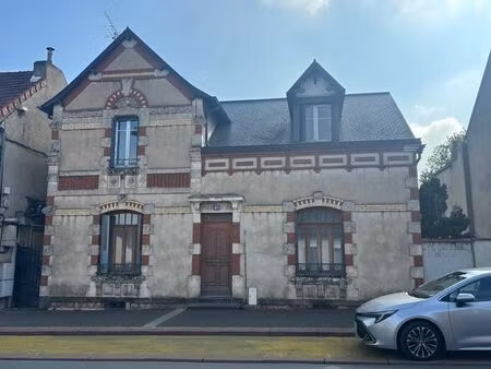 vente maison 5 pièces 133 m² commentry (03600)