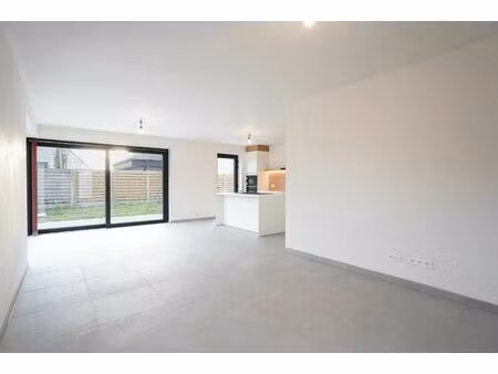 moderne halfopen nieuwbouw woning op 356 m² met hoogwaardige afwerking