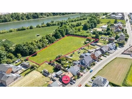 weiland van maar liefst 6012 m²!