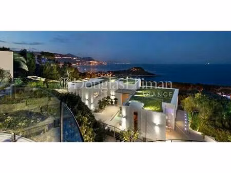 villa avec piscine et jardin saint-jean-cap-ferrat (06)