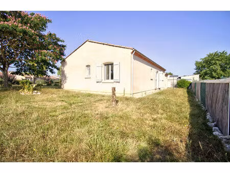 castelculier - maison de plain-pied de 94m² avec 3 chambres  garage et jardin de 545m²