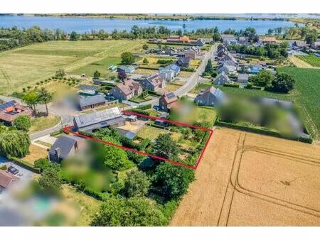 prêt à emménager dans une ferme à long pignon avec un espace