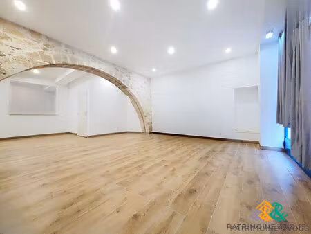 local commercial à vendre à proximité de la mairie