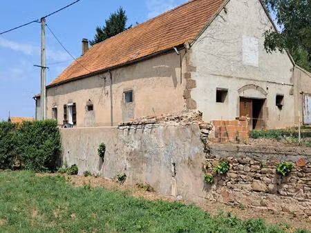 corps de ferme à rénover  67 m²  beau potentiel belle vue