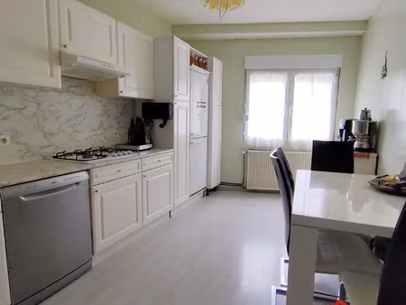 immeuble d'habitation de 233 m2 habitables