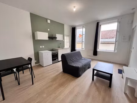 location meublée appartement 1 pièce 25.85 m² à loudun (86200)  370 €