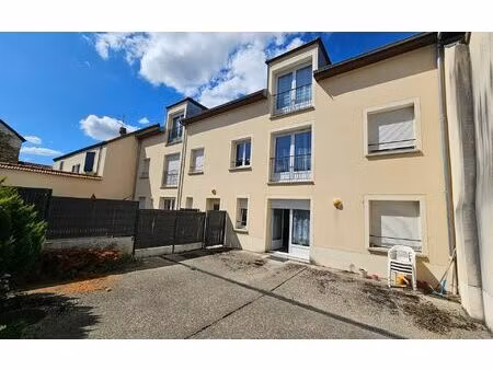 location appartement  m² t-2 à mézières-sur-seine  730 €