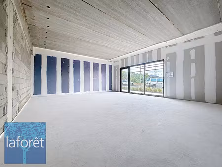 location locaux professionnels 0 pièces 59.7 m² à lambesc (13410)  1 426 €